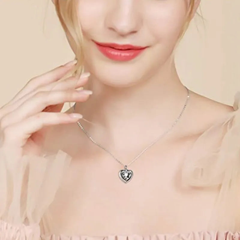 Collier urne commémorative pour animaux de compagnie avec empreinte de patte