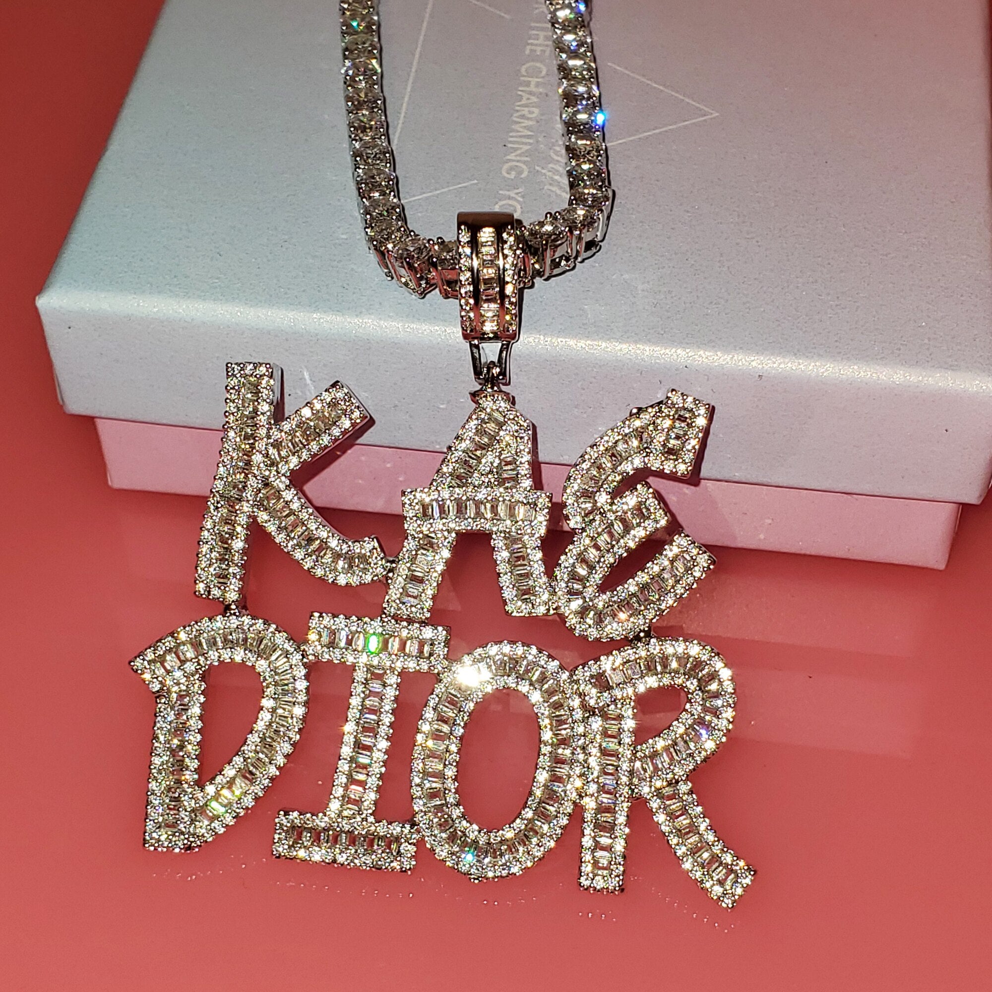 Individuelle Baguette-Buchstaben-Namenskette – Iced Out-Anhänger mit Tenniskette