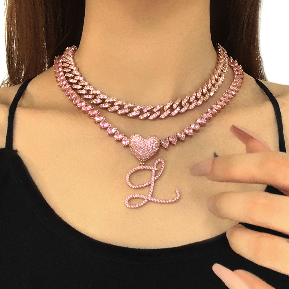 Collier cubain personnalisé avec initiale givrée en forme de cœur