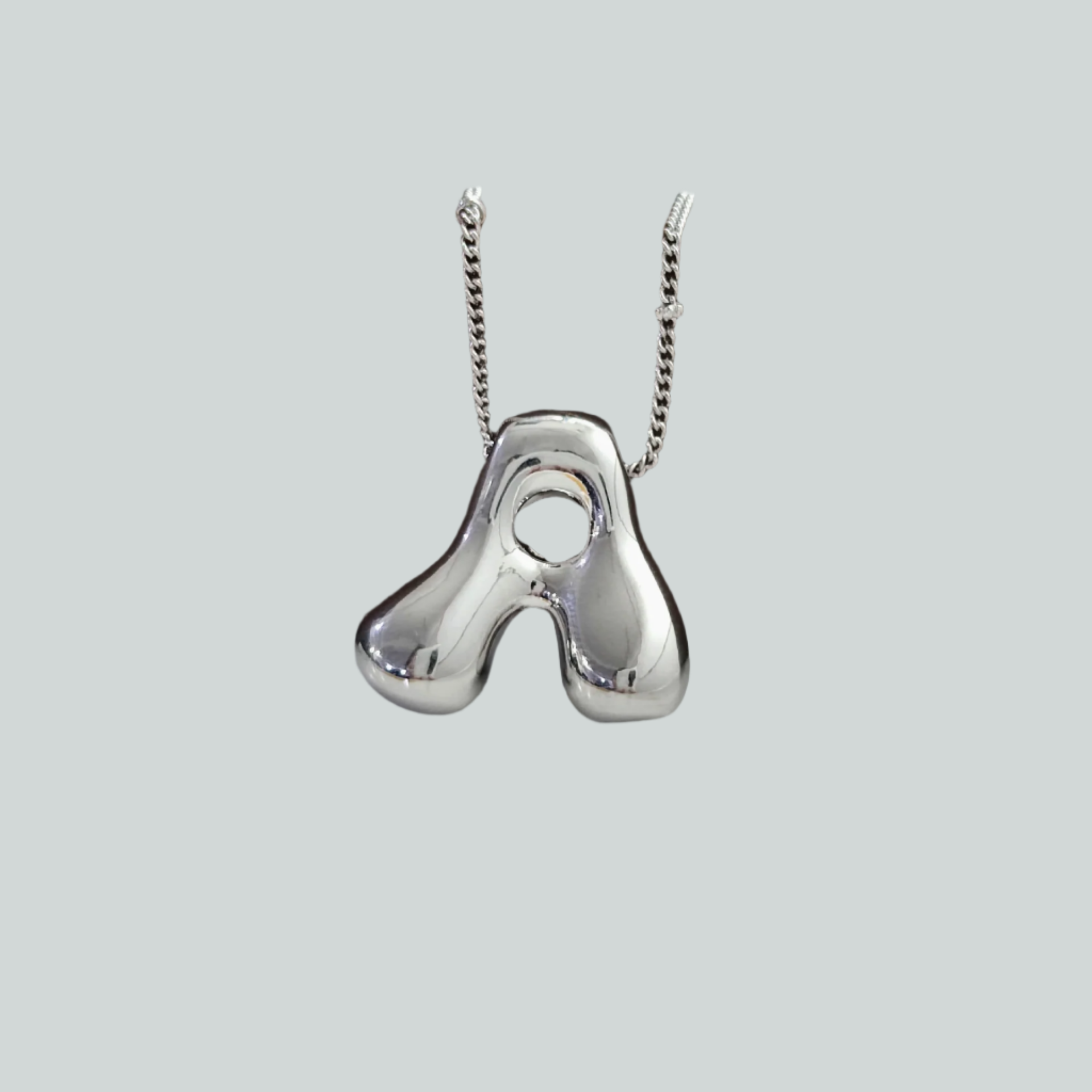Collier à lettres initiales Chubby Bubble de VVS Jewelry™