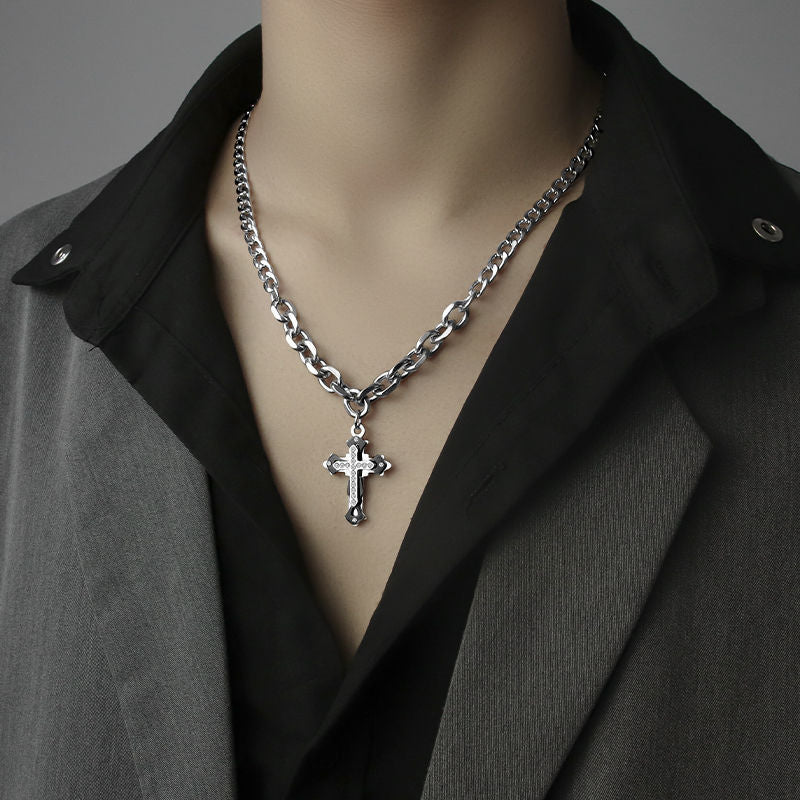 Collier croix en acier inoxydable
