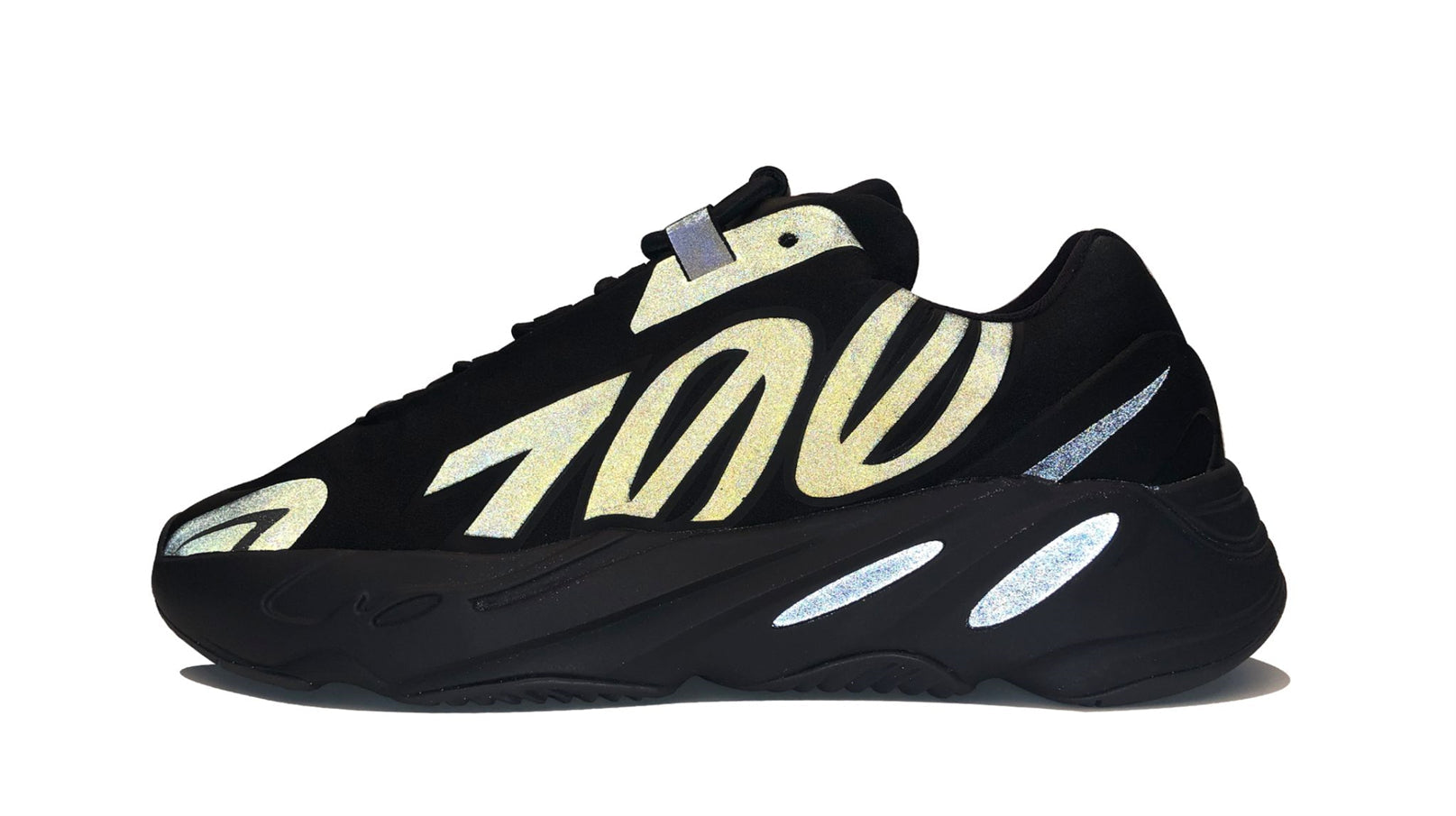YZY Boost 700 Mnvn Dreifach schwarze Turnschuhe