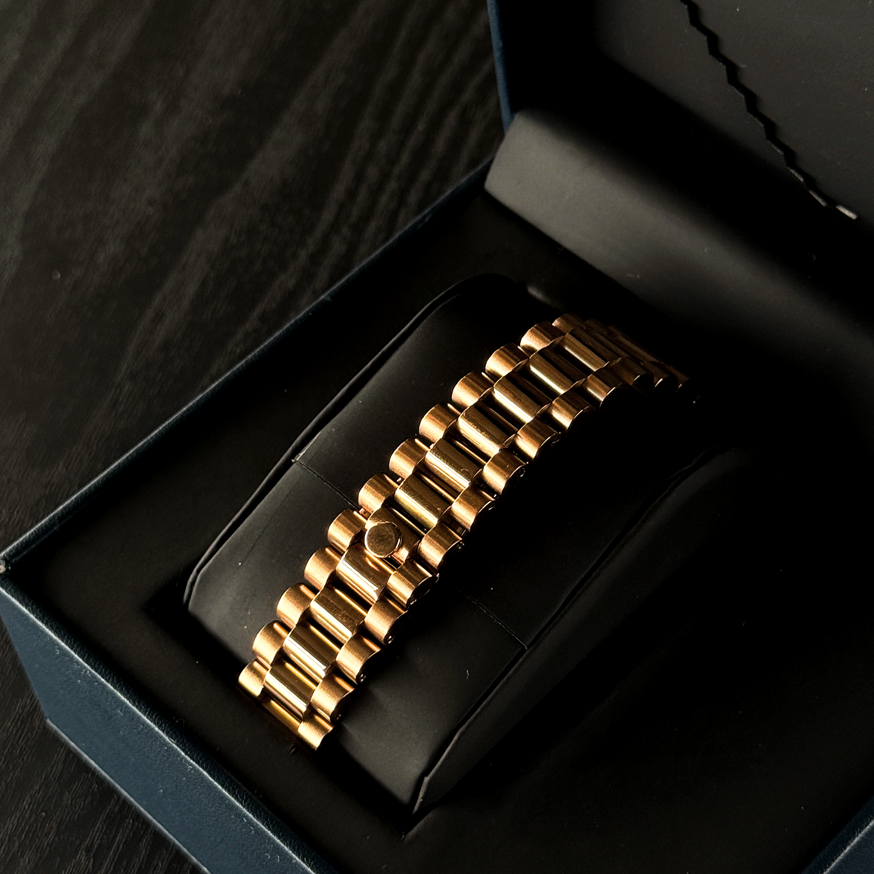 Seikojust – Rose Gold & Olive Green